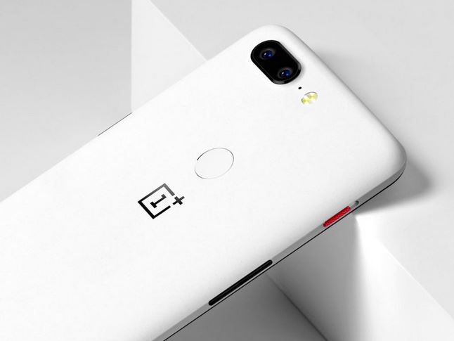 white OnePlus 6 phone 