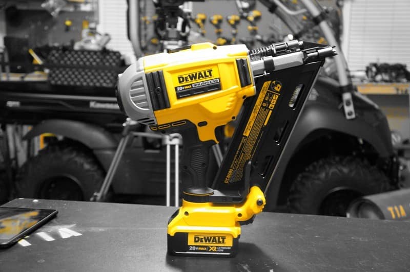 Good Reasons To Invest In a Cordless Nail Gun
