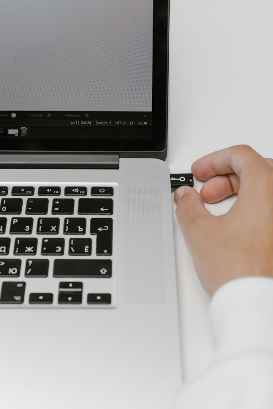 How Your Business Can Make Use Of Preloaded Flash Drives
