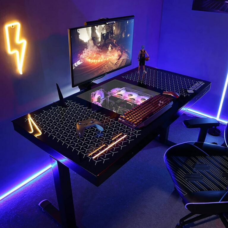 4 of the coolest glass gaming desks EVERMADE