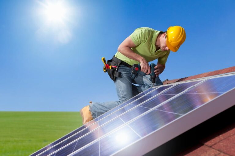 Weighing Up the Benefits and Drawbacks of Solar Panel Installation