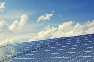 Understanding the Different Requirements for Investing in Solar Panels for Your Small Modern House