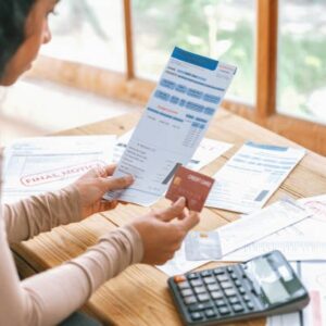 Should You Use a Credit Card or a Personal Loan in a Financial Crisis?